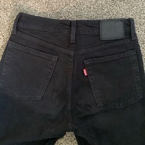 black levi jeans